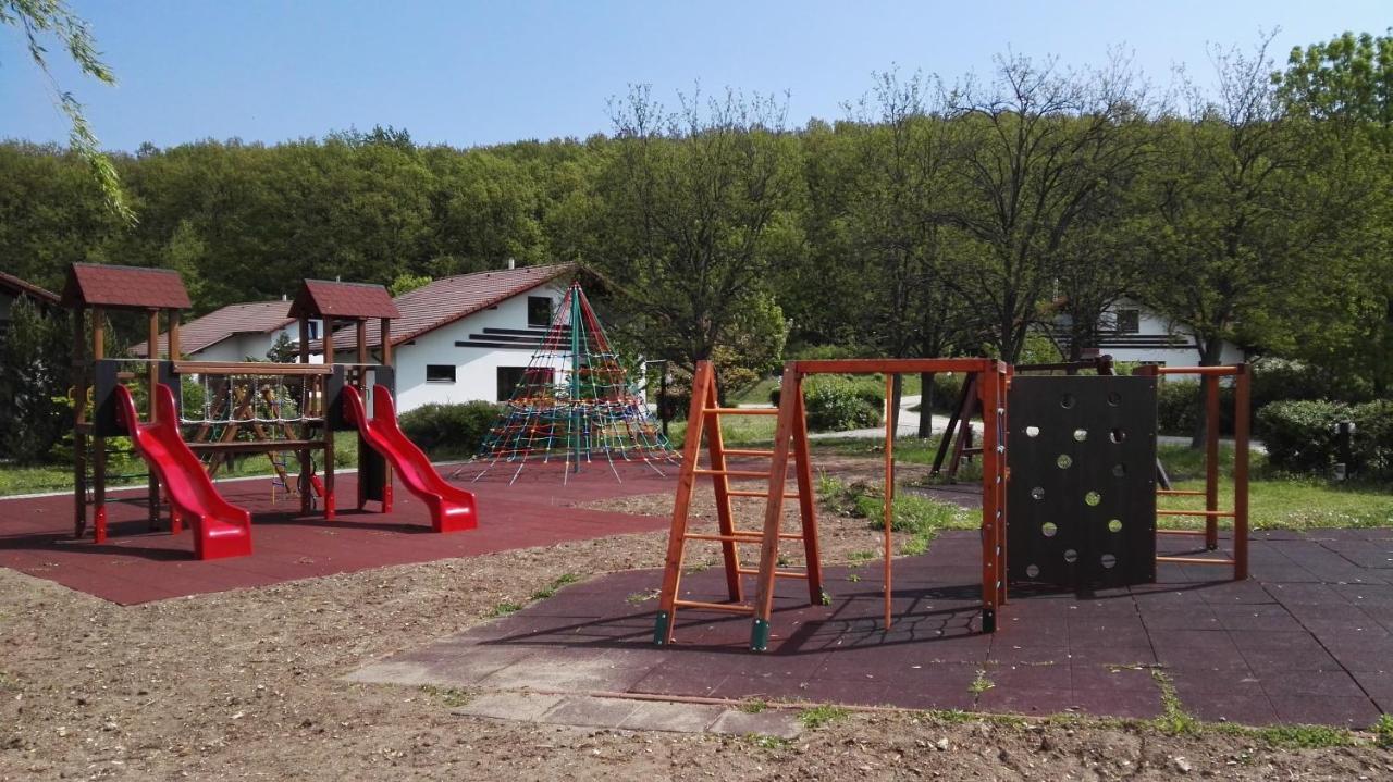 Villapark Vargesztes Bagian luar foto
